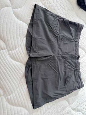 Patagonia Charcoal Gray Athletic Shorts size 18